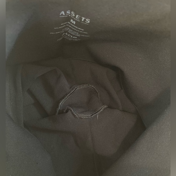 Assets by Spanx Cropped Shaping Leggings size M - Picture 11 of 14